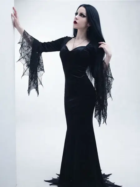 Kainé_Shahdee (102) - Morticia Addams-Cosplay.webp