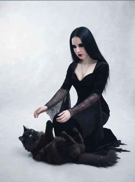 Kainé_Shahdee (115) - Morticia Addams-Cosplay.png.webp