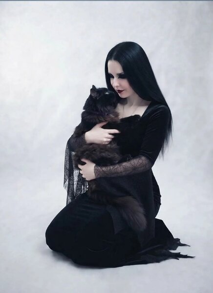 Kainé_Shahdee (116) - Morticia Addams-Cosplay.png.webp