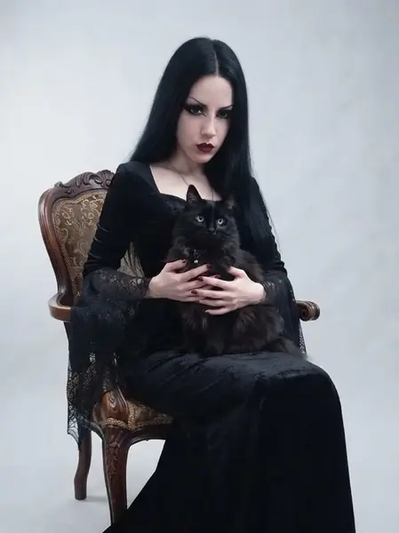 Kainé_Shahdee (84) - Morticia Addams-Cosplay.webp